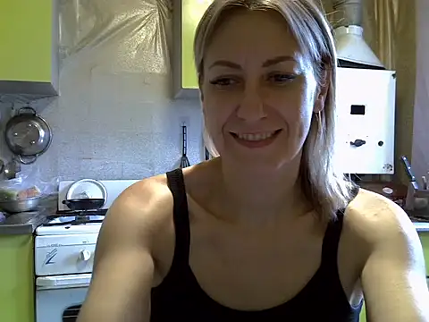 Snapshot of AshleyXHoney chatting on 09.12.25 AshleyXHoney online show from 09.12.25