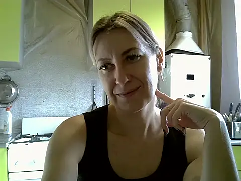 Snapshot of AshleyXHoney chatting on 09.17.25 AshleyXHoney online show from 09.17.25