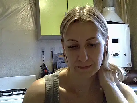 Snapshot of AshleyXHoney chatting on 09.24.25 AshleyXHoney online show from 09.24.25