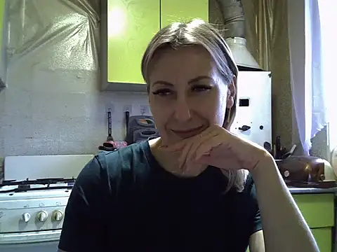 Snapshot of AshleyXHoney chatting on 11.07.25 AshleyXHoney online show from 11.07.25