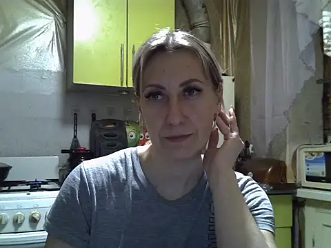 Snapshot of AshleyXHoney chatting on 11.22.25 AshleyXHoney online show from 11.22.25