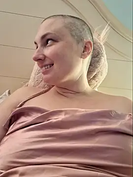 Snapshot of MilfyMrsRobinson chatting on 05.03.26 MilfyMrsRobinson online show from 05.03.26