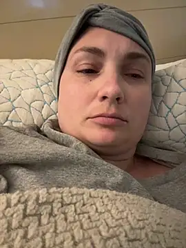 Snapshot of MilfyMrsRobinson chatting on 05.28.26 MilfyMrsRobinson online show from 05.28.26