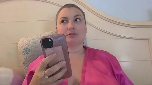 Snapshot of MilfyMrsRobinson chatting on 07.23.26 MilfyMrsRobinson online show from 07.23.26