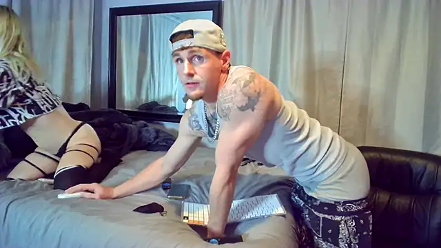 Snapshot of RyleyRydes chatting on 02.03.25 RyleyRydes online show from 02.03.25