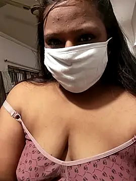 Snapshot of Love_Jenny chatting on 10.28.25 Love Jenny online show from 10.28.25