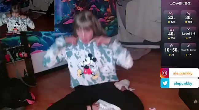 Snapshot of charlotbelucci_ chatting on 02.25.25 charlotbelucci online show from 02.25.25