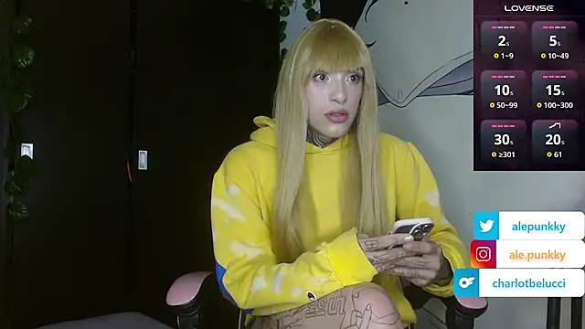 Snapshot of charlotbelucci_ chatting on 09.14.25 charlotbelucci online show from 09.14.25