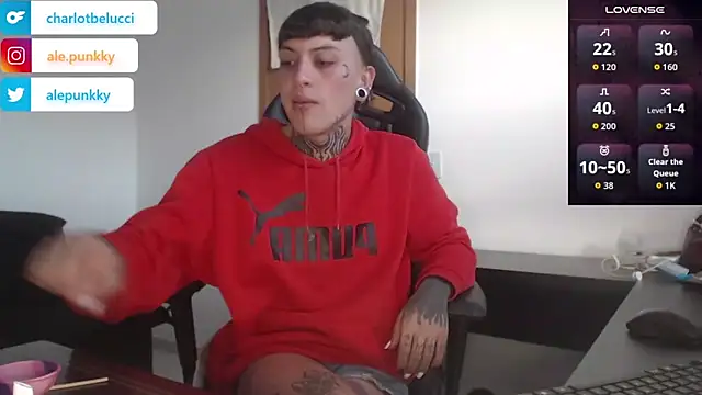 Snapshot of charlotbelucci_ chatting on 10.26.25 charlotbelucci online show from 10.26.25