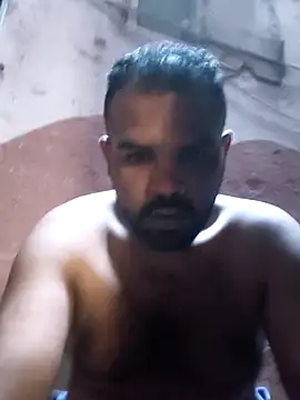 Snapshot of ListedLoin chatting on 10.04.25 ListedLoin online show from 10.04.25