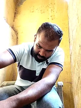 Snapshot of ListedLoin chatting on 11.01.25 ListedLoin online show from 11.01.25