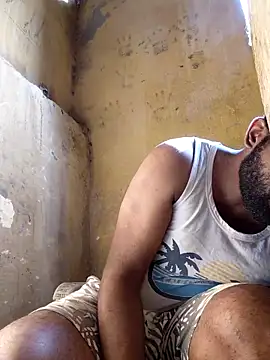 Snapshot of ListedLoin chatting on 11.05.25 ListedLoin online show from 11.05.25