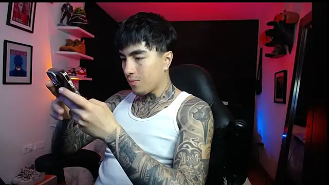 Snapshot of jung_dragon chatting on 09.30.25 jung dragon online show from 09.30.25