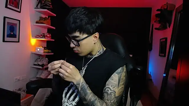 Snapshot of jung_dragon chatting on 10.03.25 jung dragon online show from 10.03.25