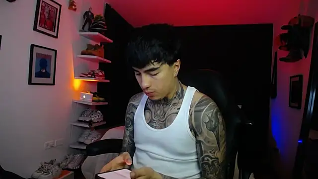 Snapshot of jung_dragon chatting on 10.07.25 jung dragon online show from 10.07.25