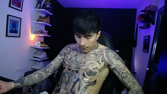 Snapshot of jung_dragon chatting on 10.17.25 jung dragon online show from 10.17.25