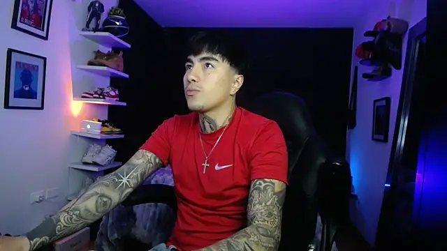 Snapshot of jung_dragon chatting on 10.22.25 jung dragon online show from 10.22.25