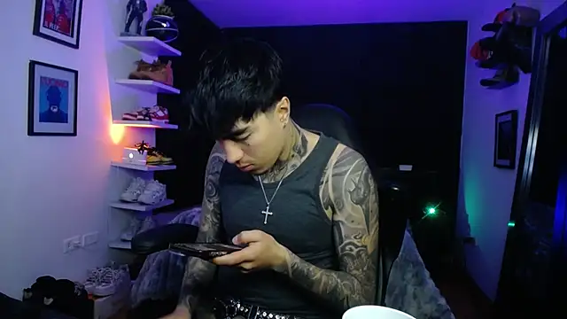 Snapshot of jung_dragon chatting on 10.28.25 jung dragon online show from 10.28.25