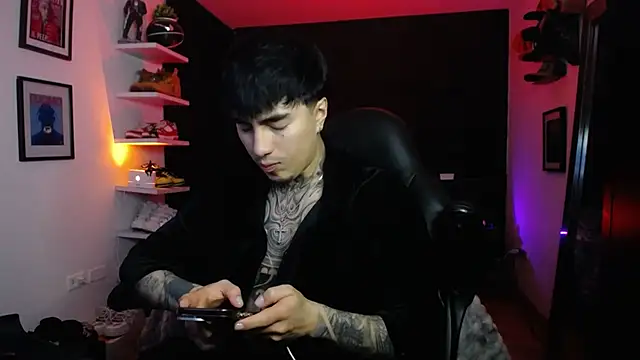 Snapshot of jung_dragon chatting on 10.29.25 jung dragon online show from 10.29.25