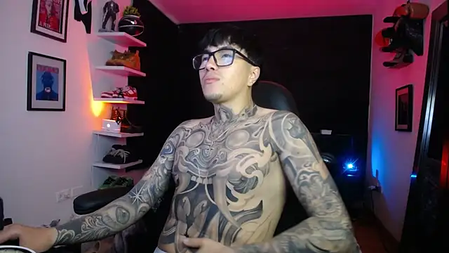 Snapshot of jung_dragon chatting on 11.06.25 jung dragon online show from 11.06.25