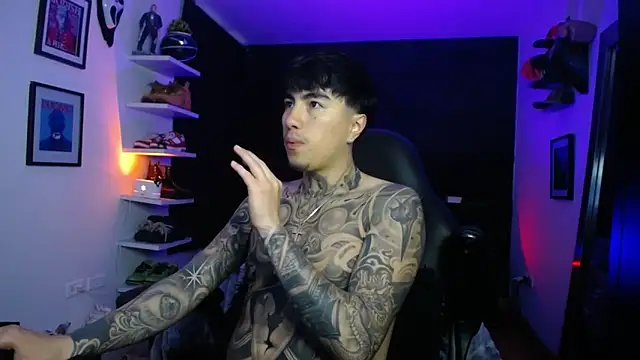 Snapshot of jung_dragon chatting on 11.07.25 jung dragon online show from 11.07.25