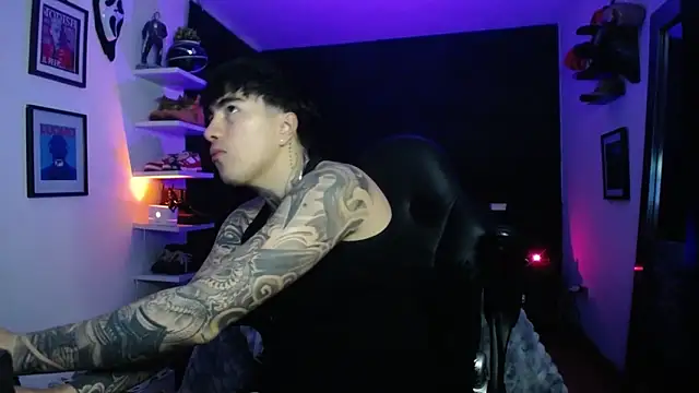 Snapshot of jung_dragon chatting on 11.08.25 jung dragon online show from 11.08.25