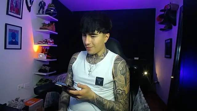 Snapshot of jung_dragon chatting on 11.11.25 jung dragon online show from 11.11.25