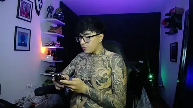 Snapshot of jung_dragon chatting on 11.13.25 jung dragon online show from 11.13.25