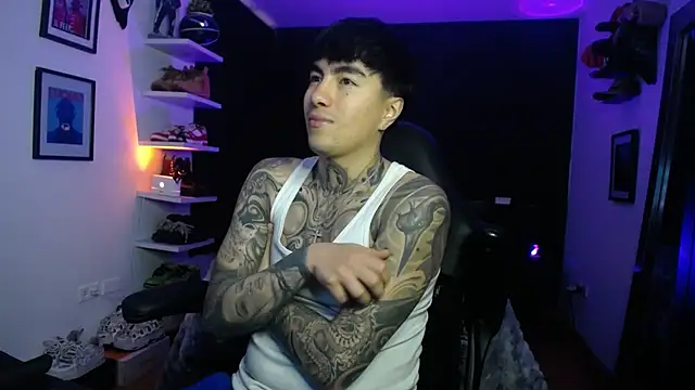 Snapshot of jung_dragon chatting on 11.13.25 jung dragon online show from 11.13.25