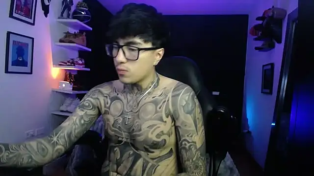 Snapshot of jung_dragon chatting on 11.15.25 jung dragon online show from 11.15.25