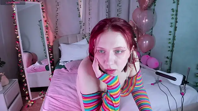 Snapshot of Love_is_Lola chatting on 02.21.25 Love is Lola online show from 02.21.25