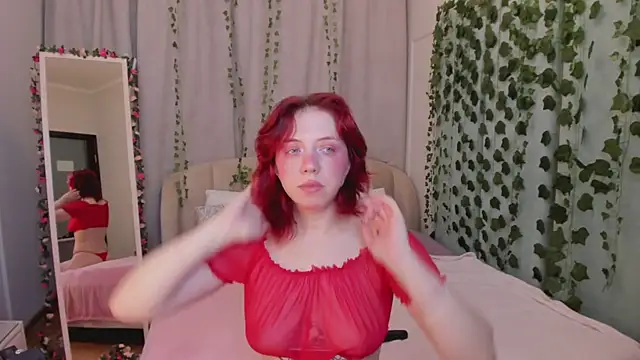 Love is Lola online show from 12.17.25