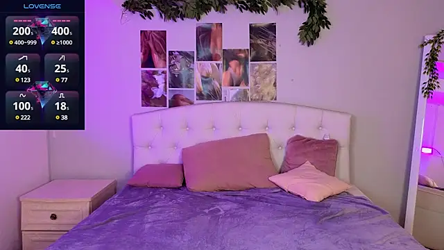 Snapshot of JessicaCartier chatting on 12.25.24 JessicaCartier online show from 12.25.24