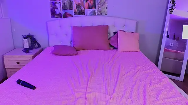 Snapshot of JessicaCartier chatting on 02.14.25 JessicaCartier online show from 02.14.25