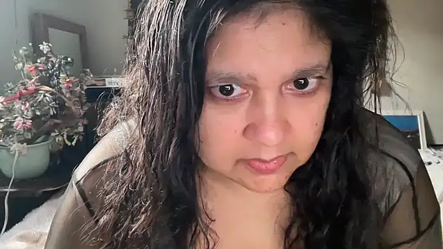 Snapshot of MelanieFawker chatting on 10.10.25 MelanieFawker online show from 10.10.25