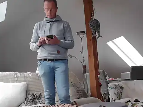 maxmueller321 online show from 12.22.25