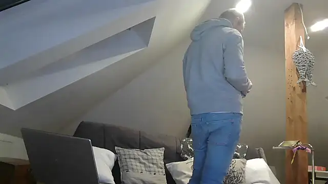 maxmueller321 online show from 04.20.26