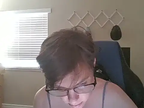 Snapshot of KaliSnow199623 chatting on 02.04.25 KaliSnow199623 online show from 02.04.25