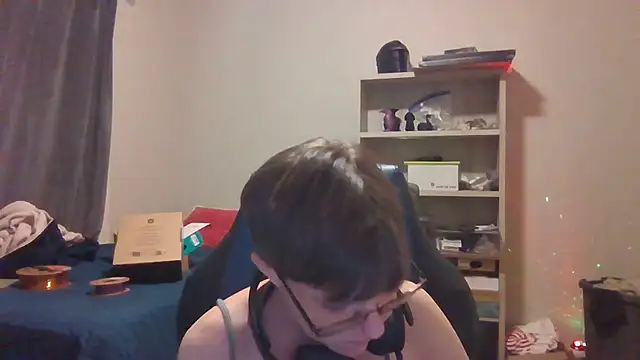 Snapshot of KaliSnow199623 chatting on 11.08.25 KaliSnow199623 online show from 11.08.25