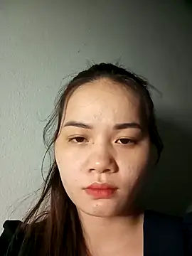 Snapshot of Ngoc-Trinh chatting on 12.07.24 Ngoc-Trinh online show from 12.07.24