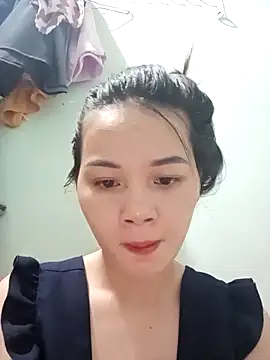 Ngoc-Trinh online show from 10.22.25