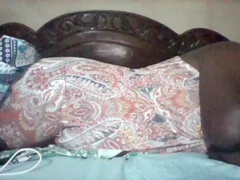 Snapshot of missarpie chatting on 07.14.26 missarpie online show from 07.14.26