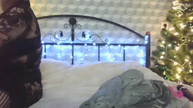  Leslyy Solo 1 online show from 12.30.24