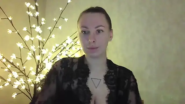  Leslyy Solo 1 online show from 02.02.25