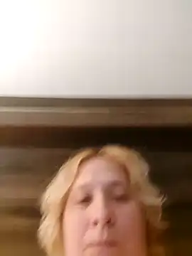 Snapshot of Icedcoffee2024 chatting on 10.16.25 Icedcoffee2024 online show from 10.16.25