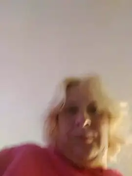 Snapshot of Icedcoffee2024 chatting on 10.17.25 Icedcoffee2024 online show from 10.17.25