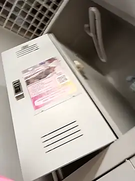 Snapshot of hugebobbs chatting on 01.30.25 hugebobbs online show from 01.30.25