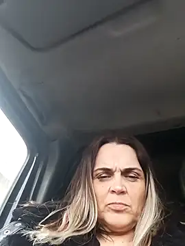 Snapshot of hugebobbs chatting on 03.08.25 hugebobbs online show from 03.08.25