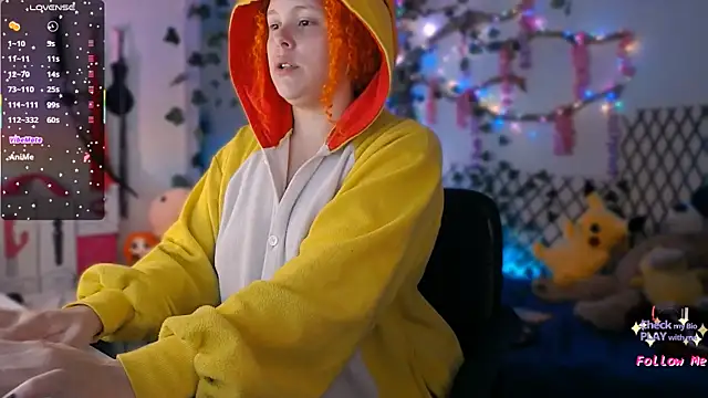 Snapshot of Alaska_colors7 chatting on 10.17.25 Alaska colors7 online show from 10.17.25