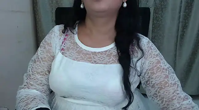 Snapshot of Inviting_Aanya chatting on 12.02.24 Inviting Aanya online show from 12.02.24